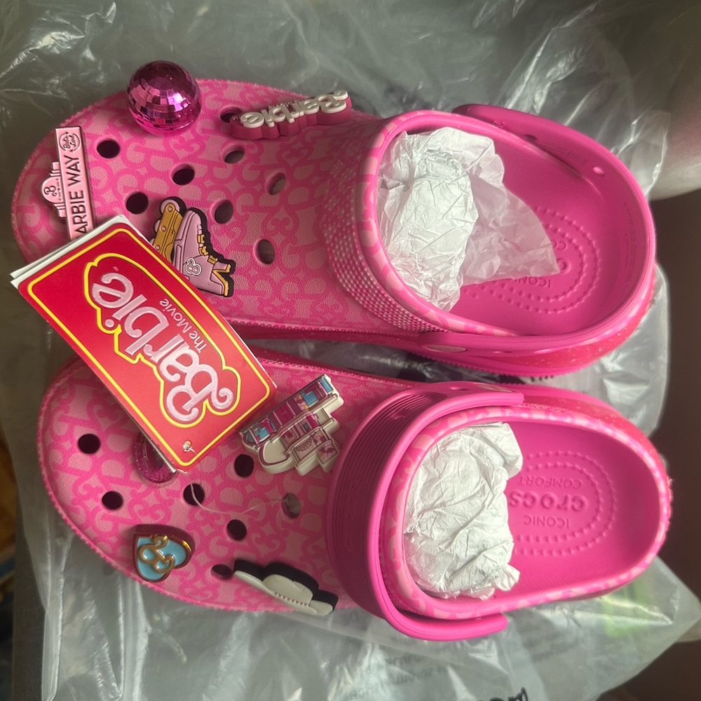 CROCS Barbie The Movie Mega Crush Pink Adult Clogs - BRAND NEW UNWORN